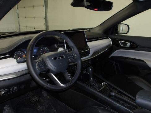 Used 2024 Jeep Compass Limited AWD/4WD image 10