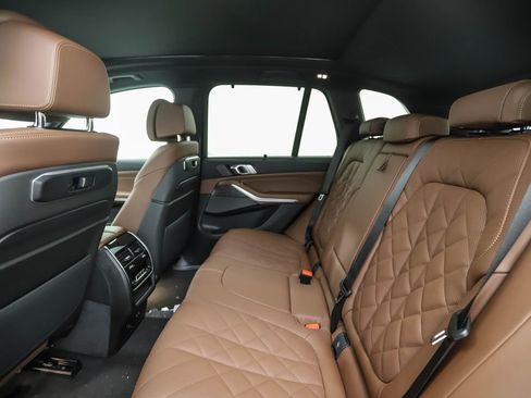 Used 2026 BMW X5 xDrive50e w/ Executive Package image 23