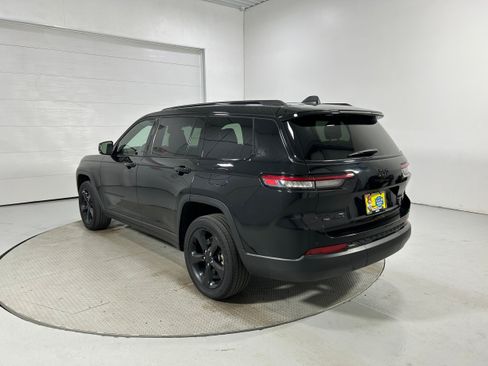 Used 2022 Jeep Grand Cherokee L Laredo AWD/4WD image 22