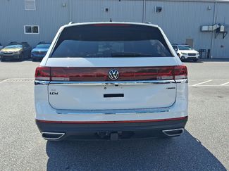 Used 2024 Volkswagen Atlas SE w/ Panoramic Sunroof Package AWD/4WD video 5