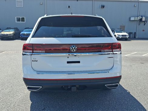 Used 2024 Volkswagen Atlas SE w/ Panoramic Sunroof Package AWD/4WD image 5