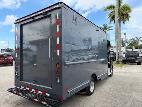 Used 2021 Ford Transit 350 DRW RWD image 5