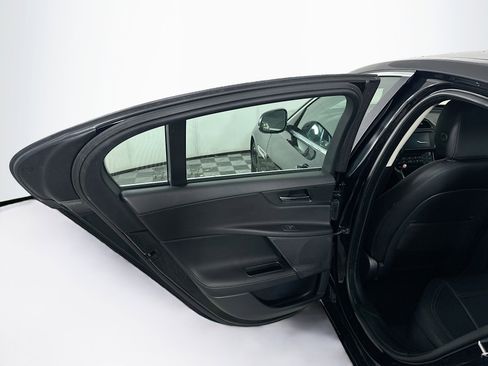 Used 2019 Jaguar XE Prestige RWD image 27