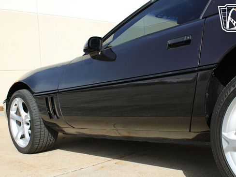 Used 1988 Chevrolet Corvette Custom image 36
