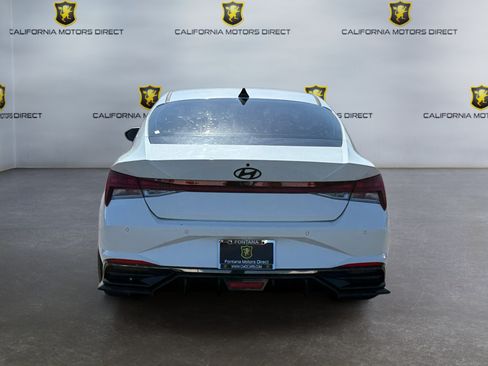Used 2021 Hyundai Elantra Limited FWD image 4