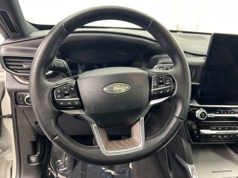Used 2023 Ford Explorer Platinum w/ Technology Package AWD/4WD image 20