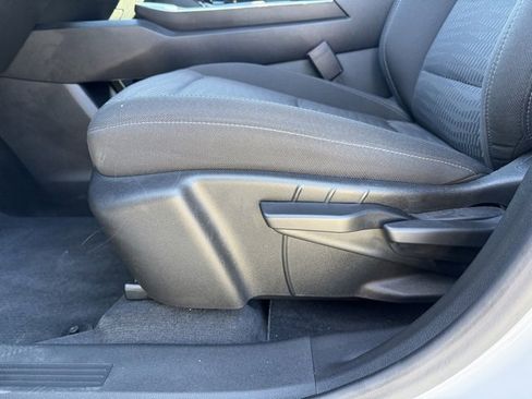 Used 2025 Chevrolet Equinox LT image 9