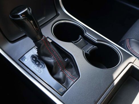 Used 2016 Toyota Camry SE image 16