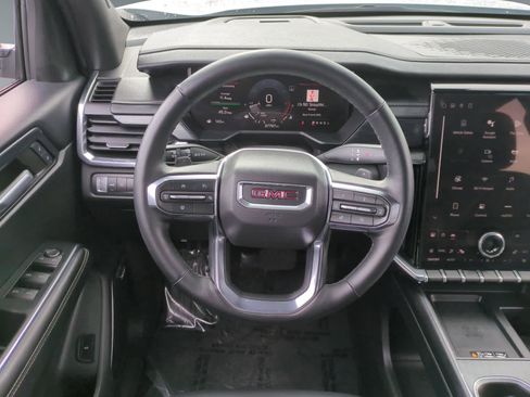 Used 2024 GMC Acadia Elevation image 12