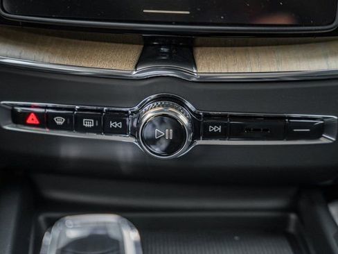 New 2026 Volvo XC60 B5 Plus w/ Protection Package Premier image 24