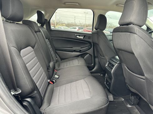 Used 2021 Ford Edge SE image 15
