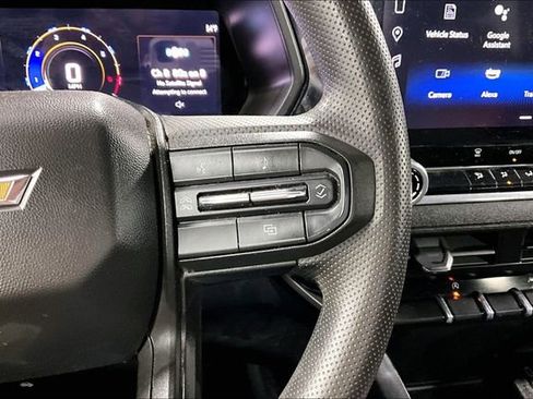 Used 2024 Chevrolet Colorado W/T image 13