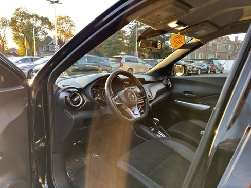 Used 2020 Nissan Kicks SV image 27