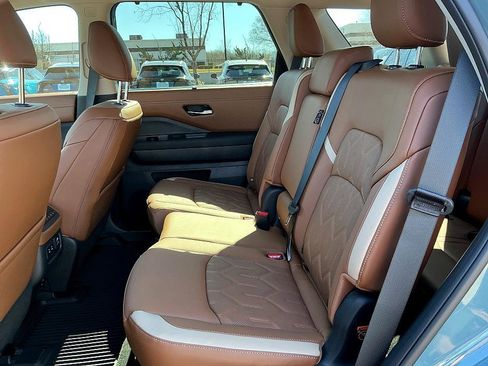 New 2026 Nissan Pathfinder Platinum image 22
