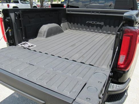 Used 2022 GMC Sierra 1500 AT4 w/ AT4 Premium Package AWD/4WD image 33
