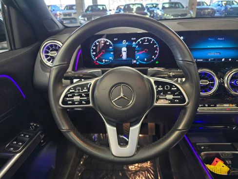 Used 2023 Mercedes-Benz GLB 250 GLB 250 w/ Premium Package image 11