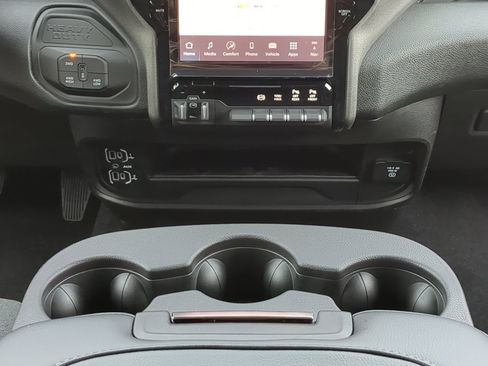 New 2026 RAM 2500 Tradesman AWD/4WD image 17