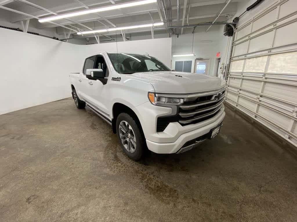 Used 2023 Chevrolet Silverado 1500 High Country w/ Technology Package AWD/4WD image 8