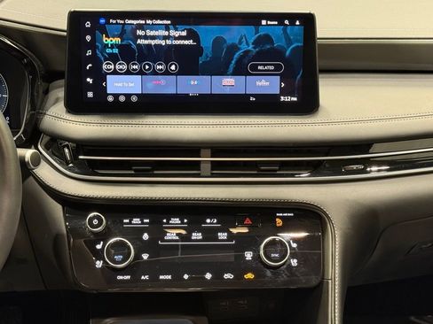 Certified 2026 INFINITI QX60 Luxe w/ Family Package AWD/4WD image 13