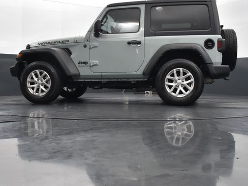 Used 2023 Jeep Wrangler Sport S image 32