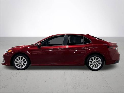 Used 2021 Toyota Camry LE image 15