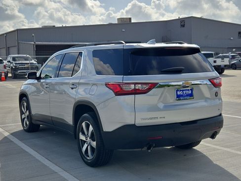 Used 2019 Chevrolet Traverse LT w/ LT Premium Package AWD/4WD image 6