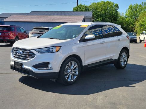 Used 2019 Ford Edge Titanium FWD image 2