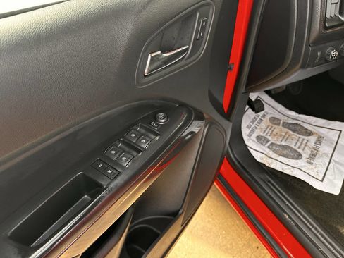 Used 2015 GMC Canyon SLE w/ All-Terrain Package image 12