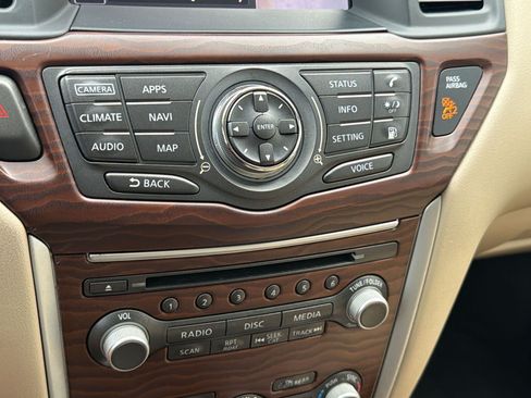 Used 2019 Nissan Pathfinder Platinum w/ Cargo Package FWD image 18