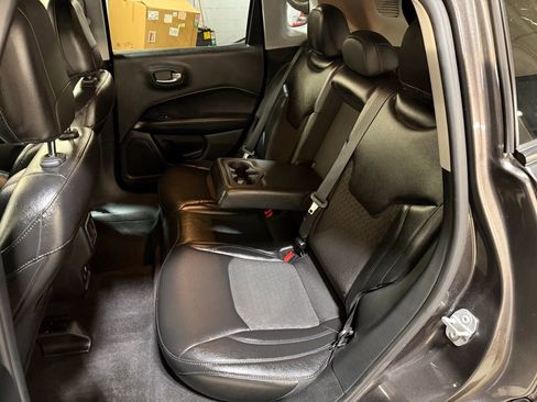 Used 2018 Jeep Compass Altitude w/ Popular Equipment Group image 11