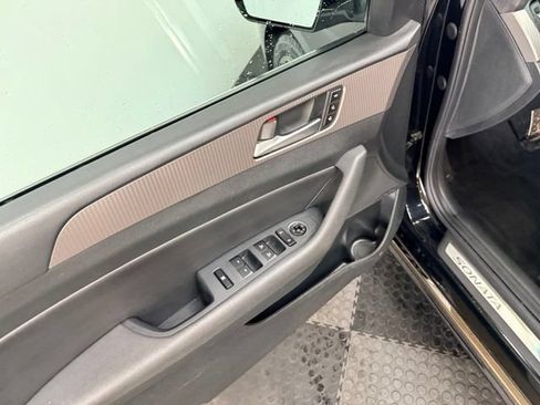 Used 2018 Hyundai Sonata Limited FWD image 19
