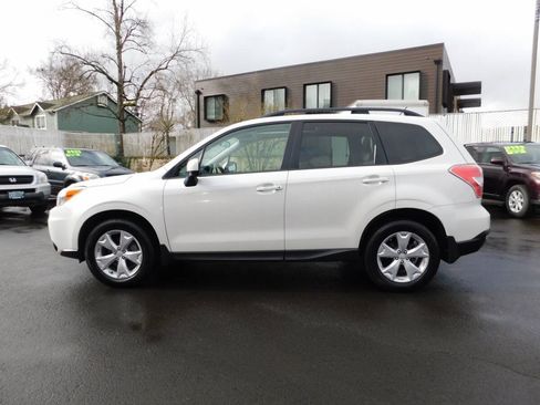 Used 2015 Subaru Forester 2.5i Premium w/ All-Weather Package AWD/4WD image 23