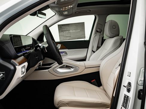 New 2026 Mercedes-Benz GLS 450 4MATIC image 26