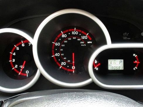Used 2010 Toyota Matrix FWD image 21