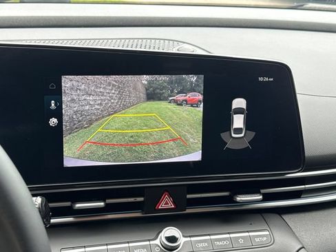 Used 2023 Hyundai Elantra Limited FWD image 21