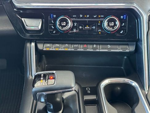 Used 2025 GMC Sierra 1500 Denali Ultimate image 32