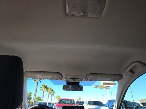 Used 2021 Toyota Corolla LE image 17