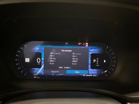 Used 2025 Volvo V60 B5 Cross Country Plus AWD/4WD image 12