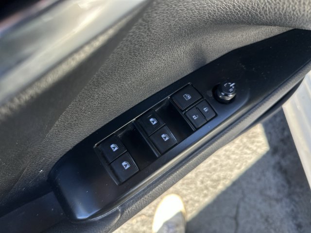 Used 2020 Toyota Camry SE FWD image 25