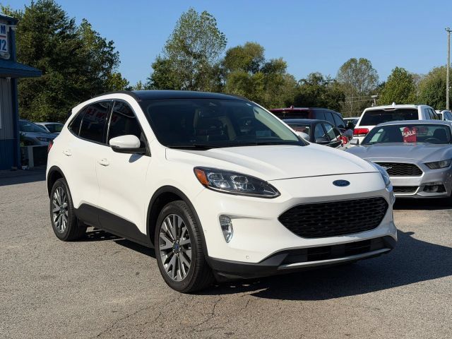 Used 2020 Ford Escape Titanium w/ Titanium Premium Package 2.0 AWD/4WD image 3