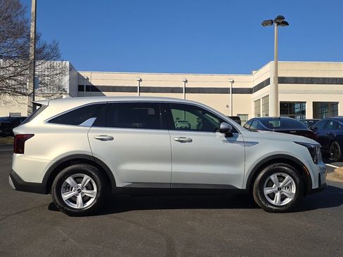 New 2026 Kia Sorento LX image 2