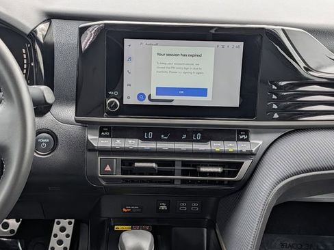 Used 2025 Toyota Camry SE image 15