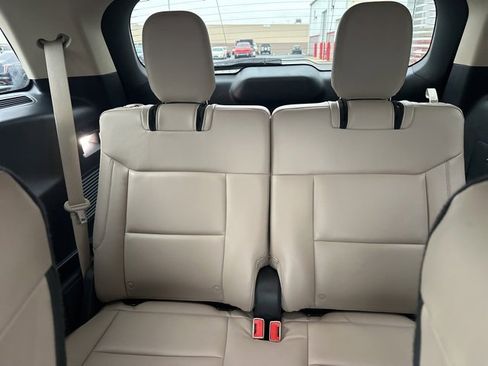 Used 2021 Ford Explorer XLT w/ Equipment Group 202A image 6