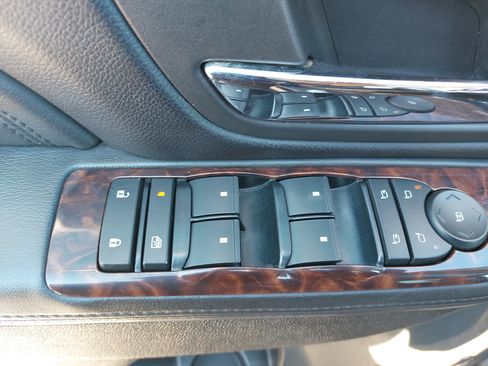 Used 2013 GMC Yukon Denali image 30