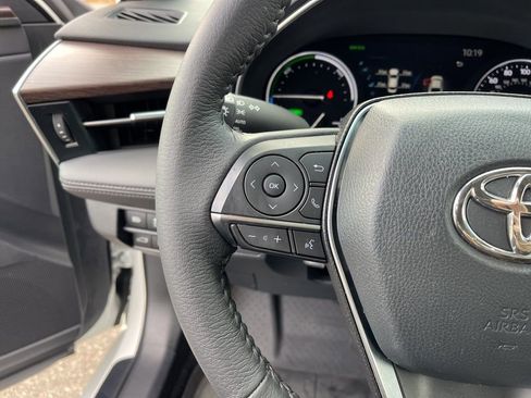 Certified 2021 Toyota Avalon XLE w/ Moonroof Package image 16