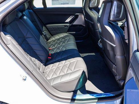 Used 2025 BMW 740i xDrive image 24