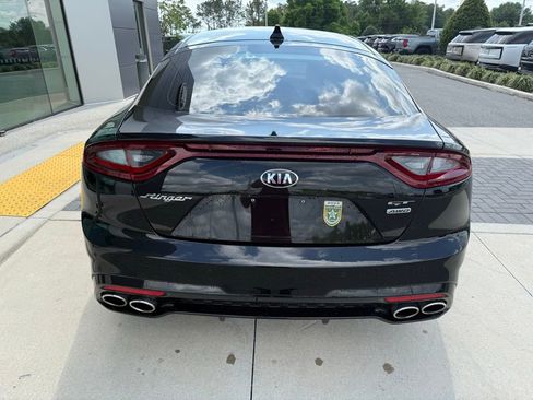 Used 2018 Kia Stinger GT2 image 4
