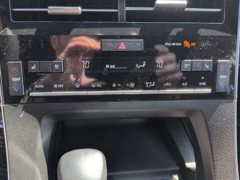 Used 2021 Toyota Avalon Touring image 18