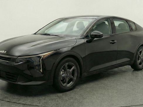 Used 2025 Kia K4 LXS image 3