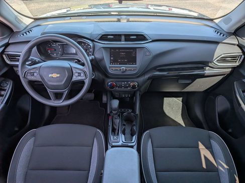 Used 2023 Chevrolet TrailBlazer LT FWD image 25